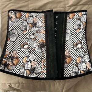 Squeeze me skinny waist trainer